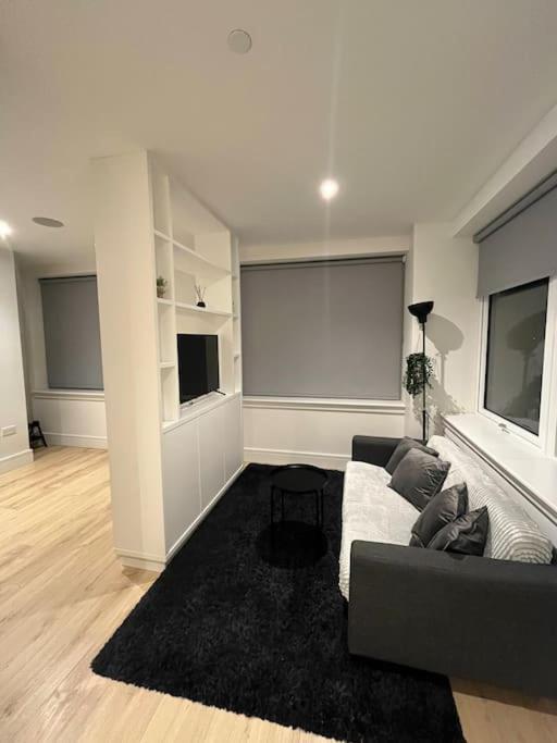 Luxx Apartment & Suites, London Heathrow Airport, Terminal 4, Piccadilly Underground Train Station Nearby! Hillingdon Dış mekan fotoğraf